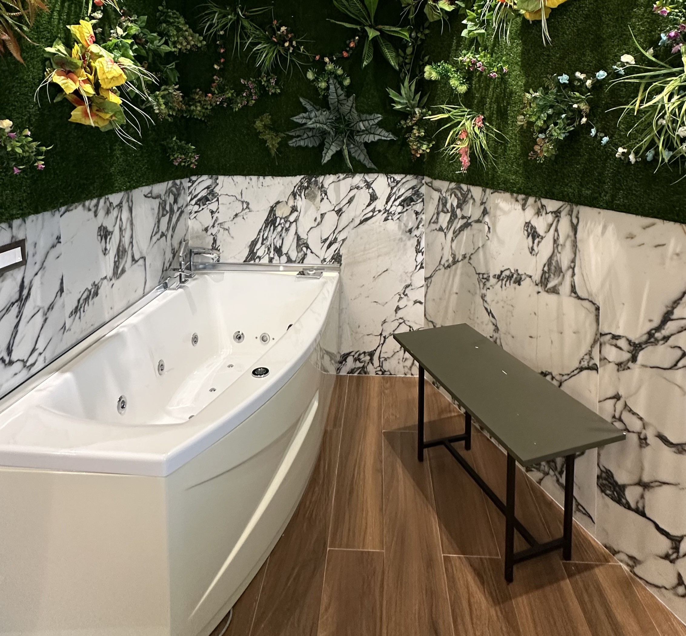 Jacuzzi area